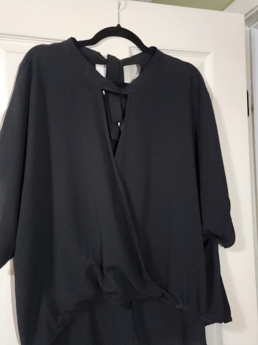 Key Hole Colar Tie Back Wrap Frony Blouse